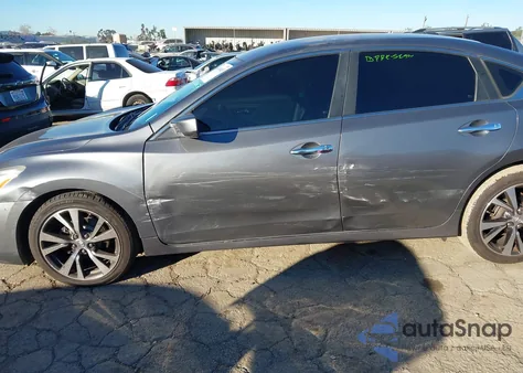 2015 Nissan Altima 2.5/2.5 S/2.5 Sl/2.5 Sv z USA, uszkodzony, nr VIN 1N4AL3AP6FC165427